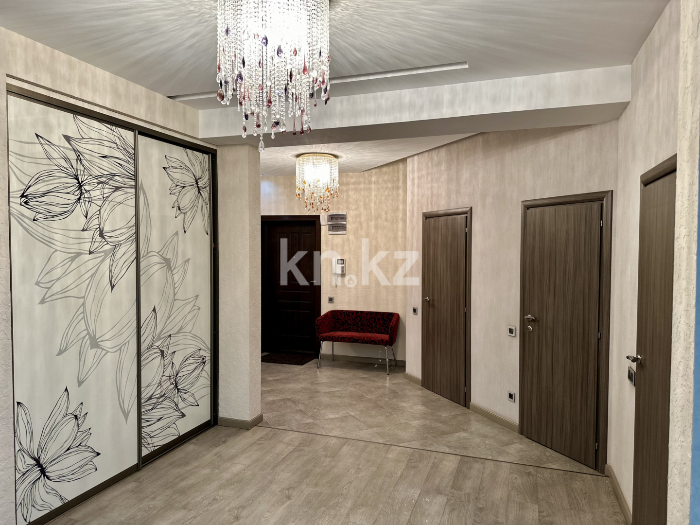 Продажа 4-комнатной квартиры, 159 м², бул. Бухар Жырау, дом  27/5в - ул. Маркова - Продажа квартир в Алматы фото 6 из 24