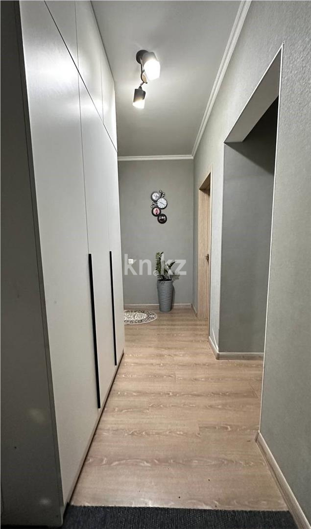 Продажа 3-комнатной квартиры, 70 м², ул. Бектурова в Астане - фото 13