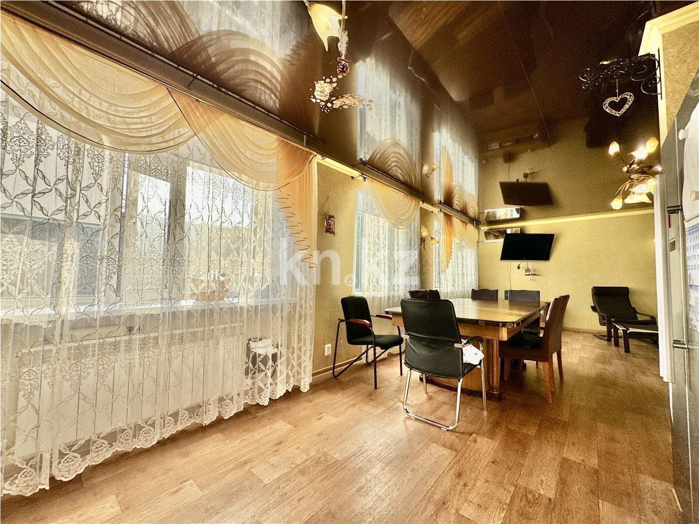 Продажа 3-комнатной квартиры, 93 м², ул. Гоголя, дом  46/3 - Продажа квартир в Караганде фото 10 из 40