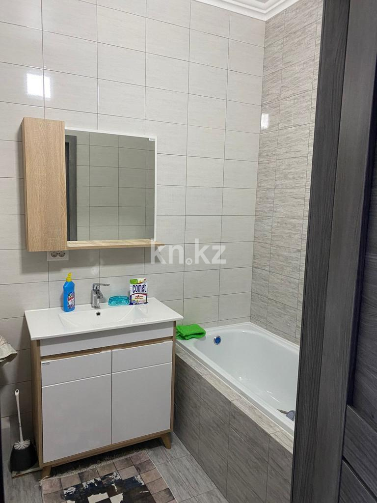 Продажа 3-комнатной квартиры, 75 м², ул. Дюсембекова - Продажа  трехкомнатных квартир в Караганде фото 7 из 11