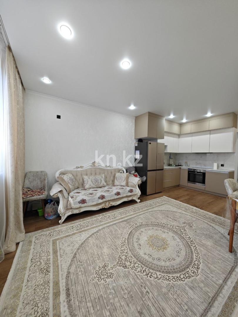 Продажа 3-комнатной квартиры, 64 м², мкр-н Голубые Пруды, дом  7/14 в Караганде - фото 4