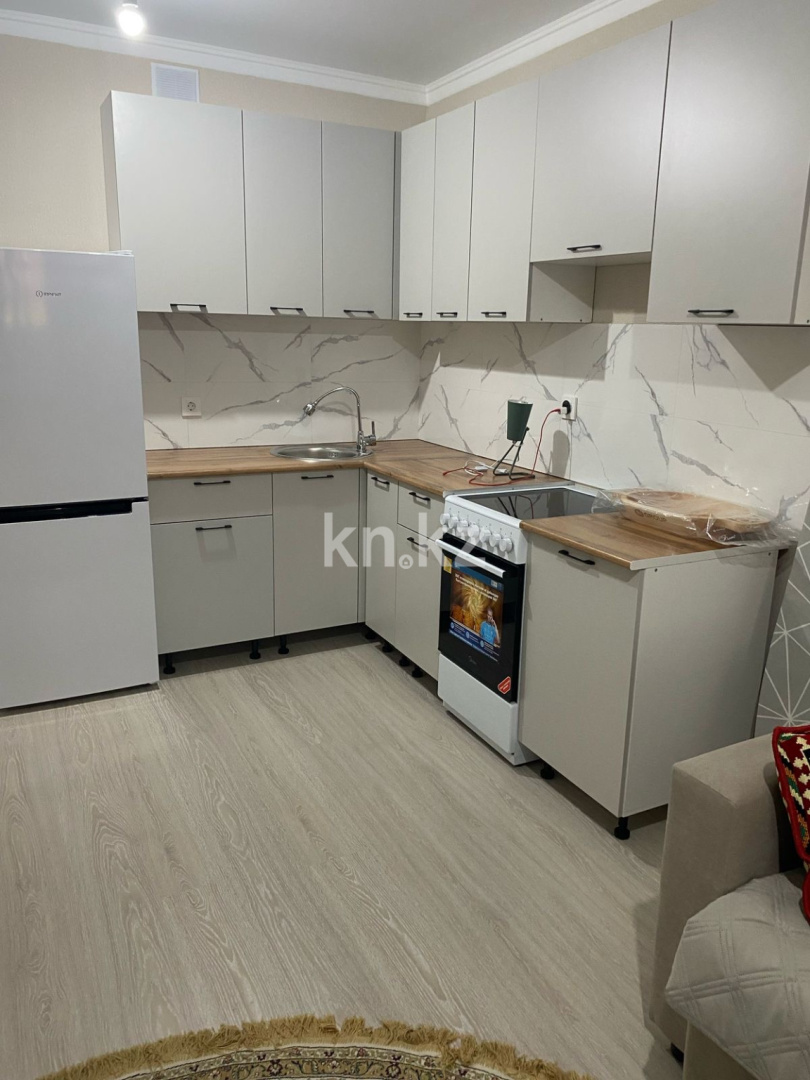 Аренда 2-комнатной квартиры, 42 м², ул. Толе би, дом  24 - ул. Бухар жырау - Аренда квартир помесячно в Казахстане фото 1 из 13