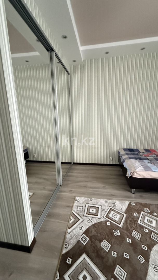 Аренда 3-комнатной квартиры, 110 м² - Аренда квартир помесячно в Караганде фото 3 из 40