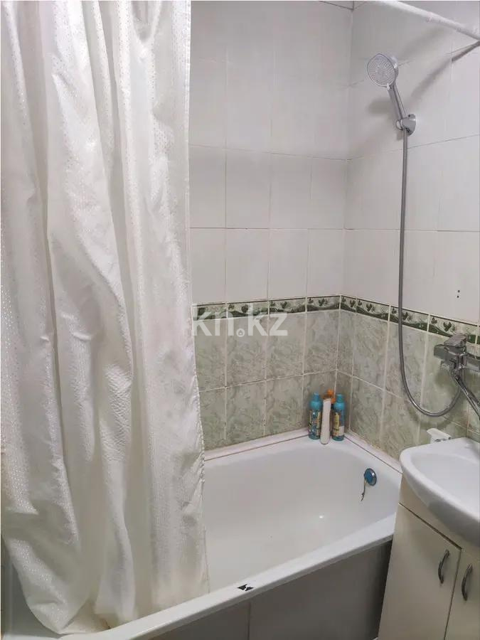 Продажа 3-комнатной квартиры, 60 м², ул. Жекибаева, дом  146 в Караганде - фото 5