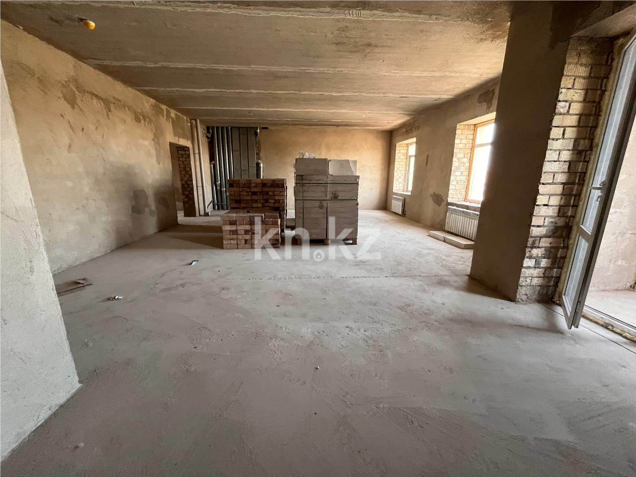 Продажа 3-комнатной квартиры, 90 м², ул. Муканова - Продажа  трехкомнатных квартир в Караганде с фото фото 5 из 31