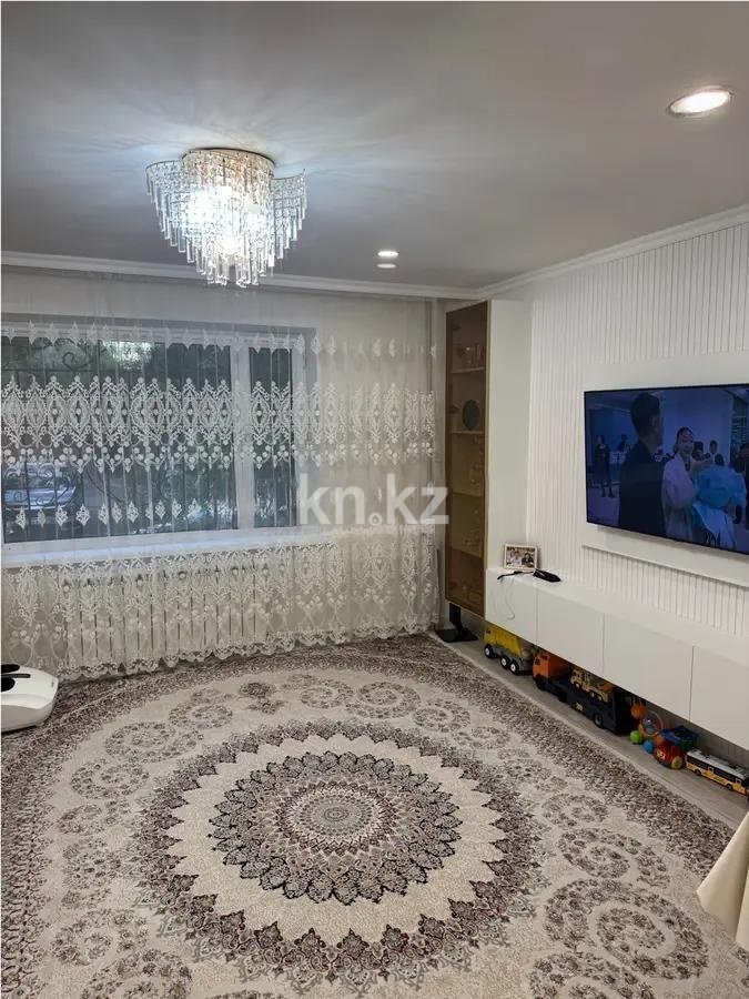 Продажа 4-комнатной квартиры, 80 м², пр. Республики, дом  30/2 - Продажа  четырехкомнатных квартир в Караганде без посредников фото 1 из 7