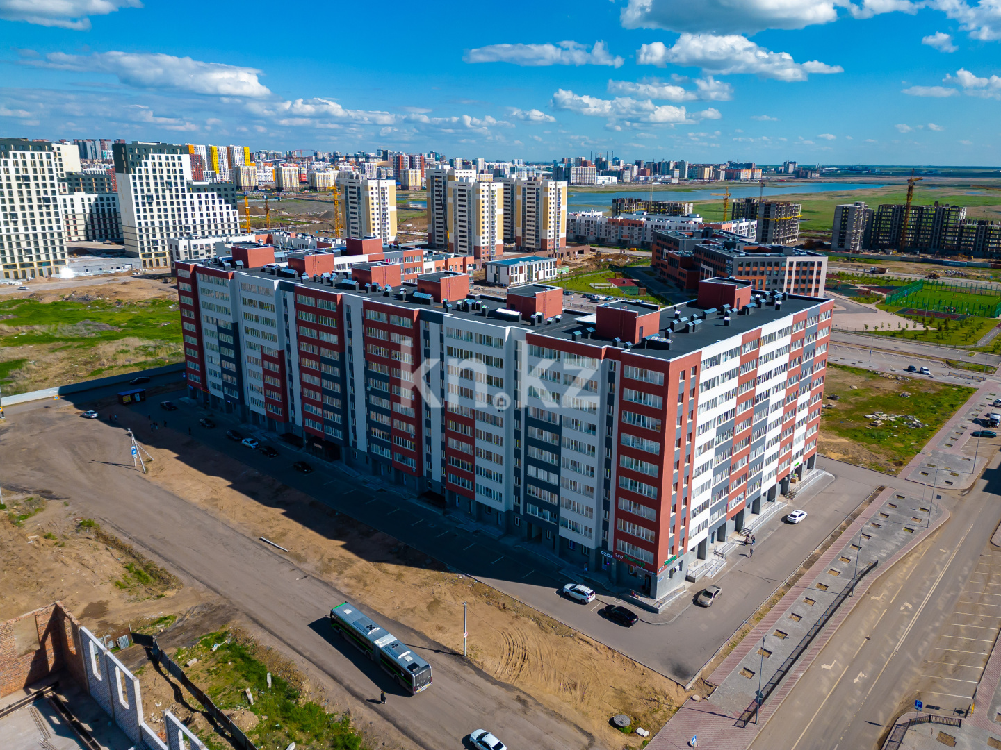 Продажа 2-комнатной квартиры, 65 м², ул. Молдагалиева, дом  10 в Астане - фото 3
