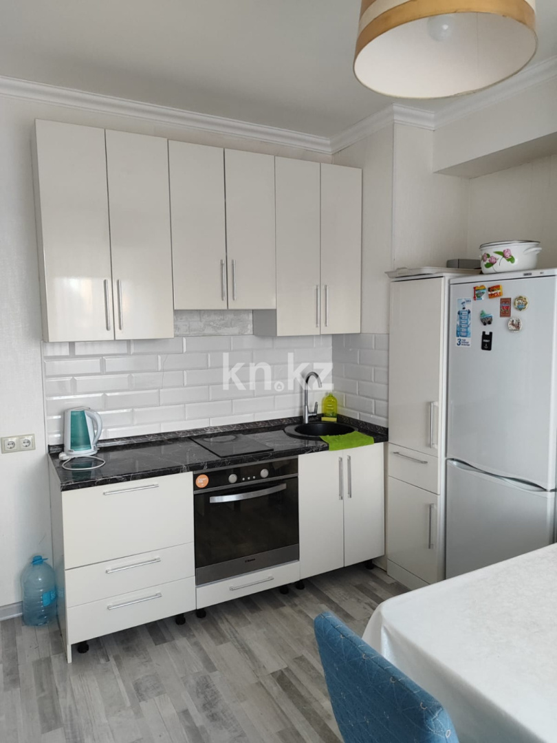 Аренда 1-комнатной квартиры, 40 м² в Астане