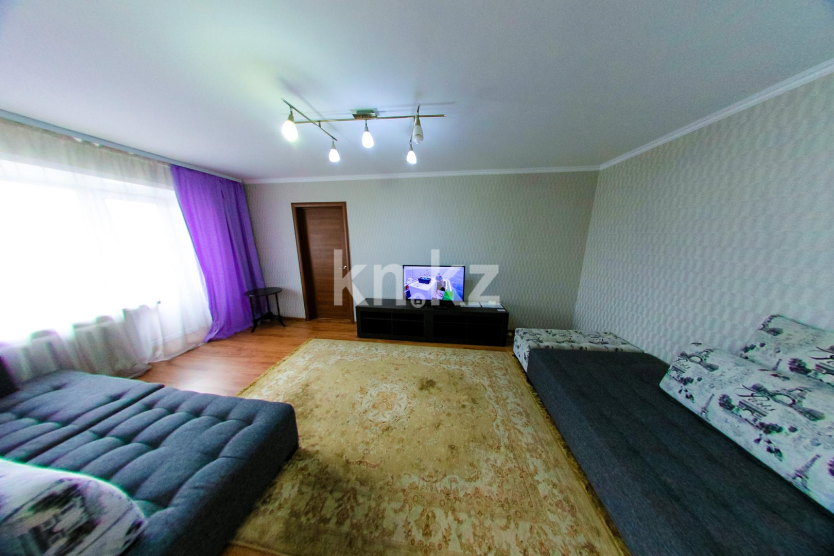 Аренда 2-комнатной квартиры посуточно, 50 м², ул. Кайсенова, дом  123 - Аренда квартир посуточно в Усть-Каменогорске фото 4 из 12