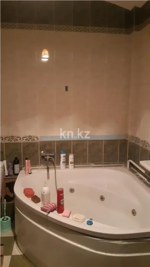 Продажа 5-комнатной квартиры, 200 м² - Продажа пятикомнатных и более квартир в Алматы фото 1 из 1