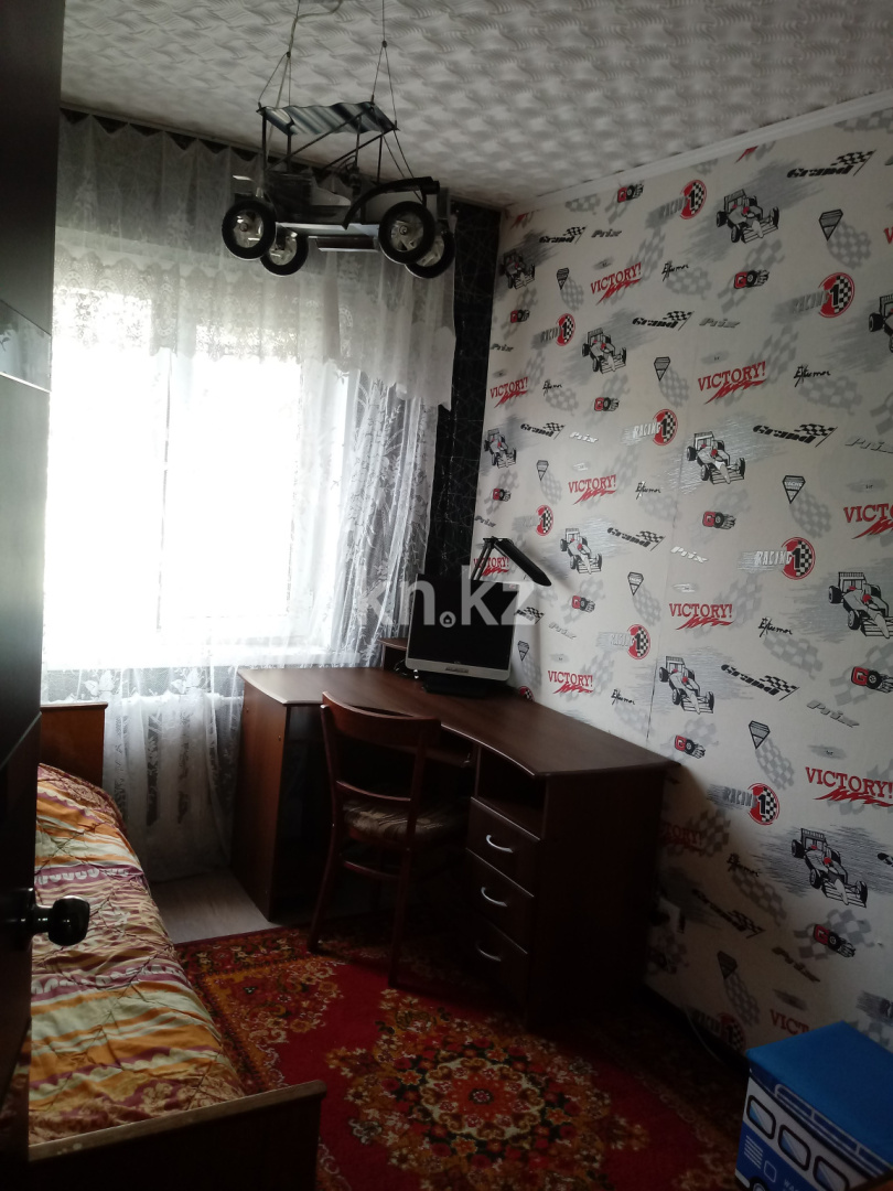 Продажа 3-комнатной квартиры, 58 м², ул. Кашаубаева, дом  18 - Продажа квартир в Усть-Каменогорске фото 1 из 9
