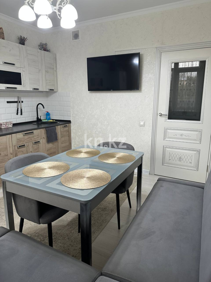 Аренда 1-комнатной квартиры посуточно, 50 м², ул. Баишева, дом  28 - Продажа квартир в Алматы фото 3 из 15