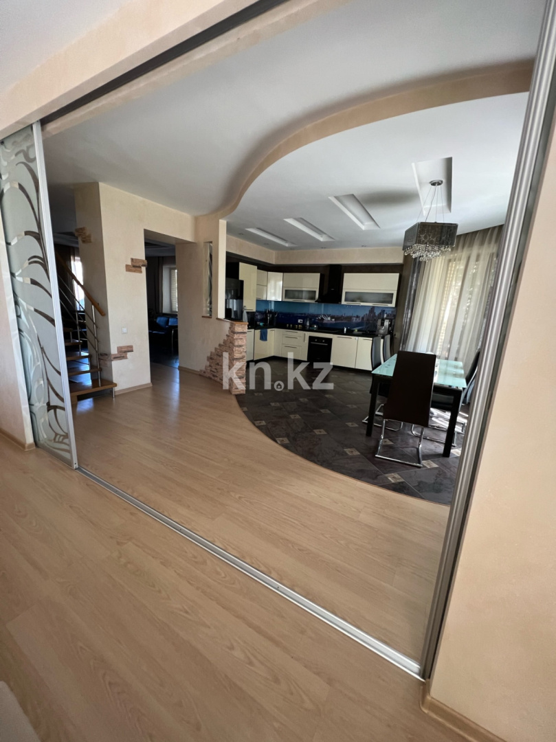 Продажа 7-комнатного дома, 474 м², ул. Комиссарова - Продажа домов и коттеджей в Караганде без посредников фото 13 из 40