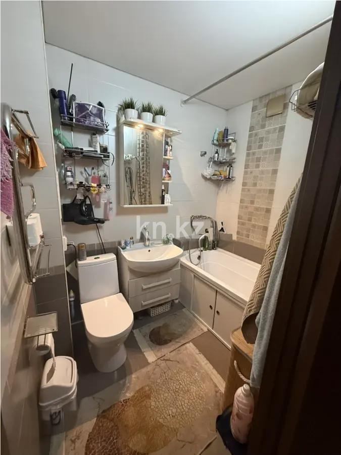 Продажа 3-комнатной квартиры, 65 м², мкр-н Аксай-2, дом  23 в Алматы - фото 5