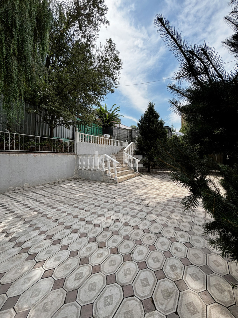 Продажа 6-комнатного дома, 300 м², ул. Оспанова - Продажа домов, коттеджей в Алматы без посредников фото 3 из 15