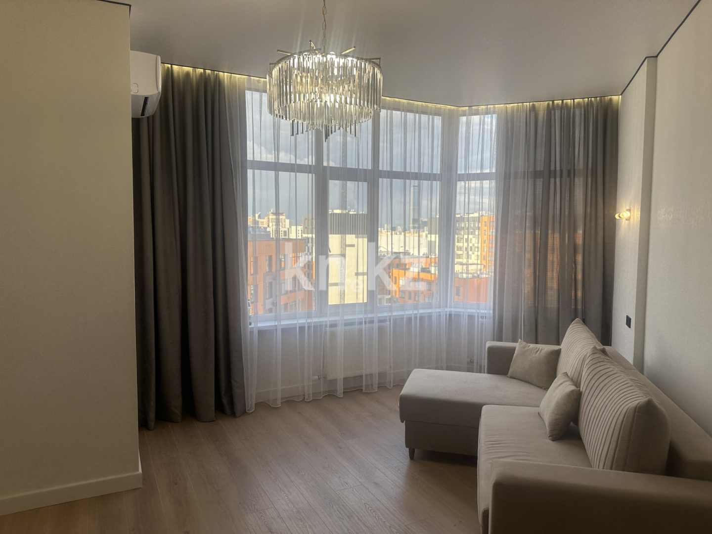 Аренда 2-комнатной квартиры посуточно, 58 м², пр. Туран, дом  52/4 - ул. Бухар жырау - Аренда квартир посуточно в Астане без посредников фото 1 из 8