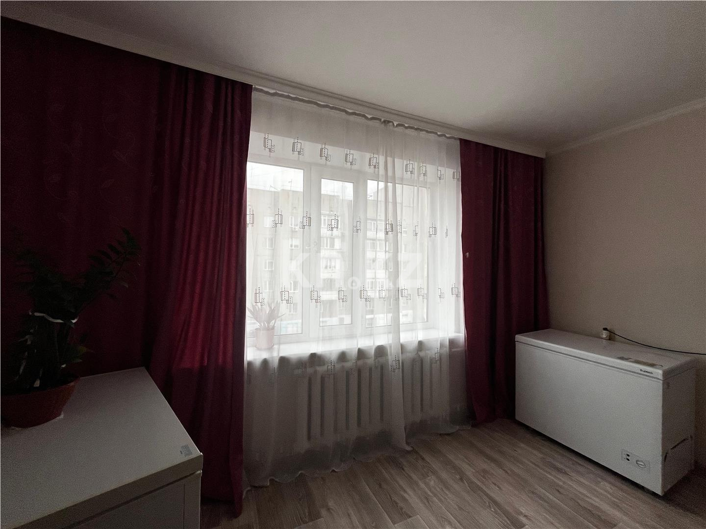 Продажа 5-комнатной квартиры, 107 м², мкр-н Голубые Пруды - Продажа квартир в Караганде фото 8 из 21