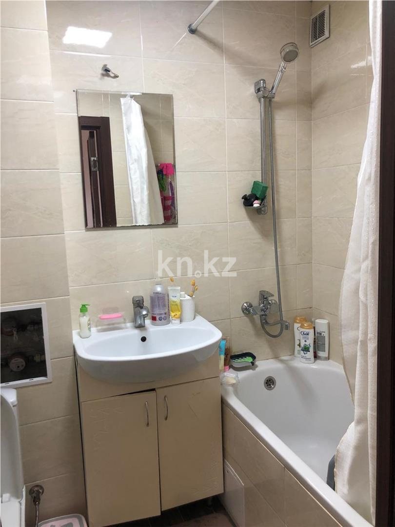 Продажа 5-комнатной квартиры, 75 м², 2 кв-л, дом  24 - Продажа  пятикомнатных квартир в Караганде фото 14 из 18