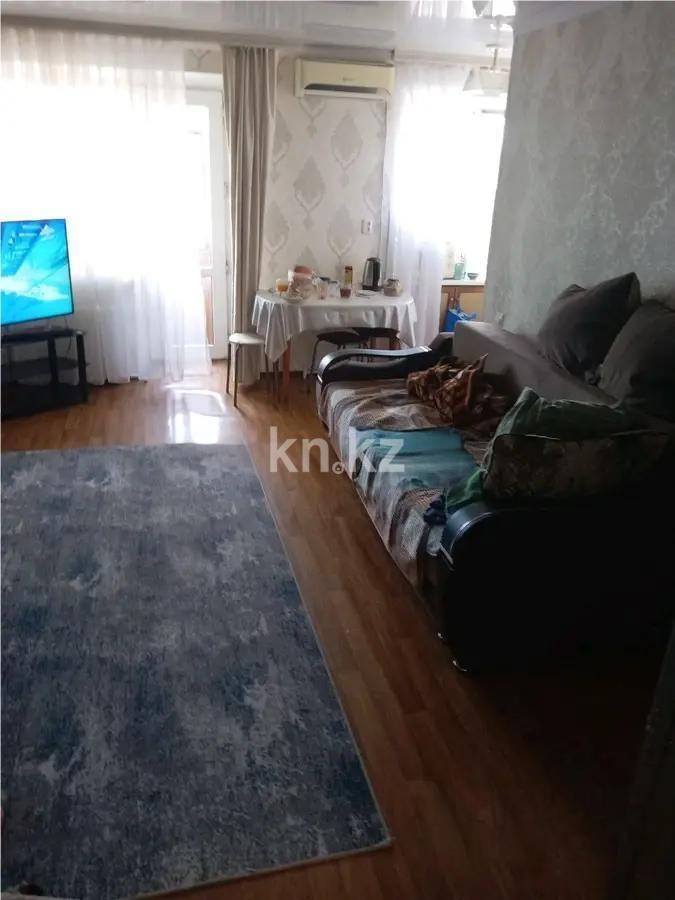 Продажа 2-комнатной квартиры, 43 м², ул. Ержанова, дом  3 - Продажа квартир в Караганде фото 1 из 4
