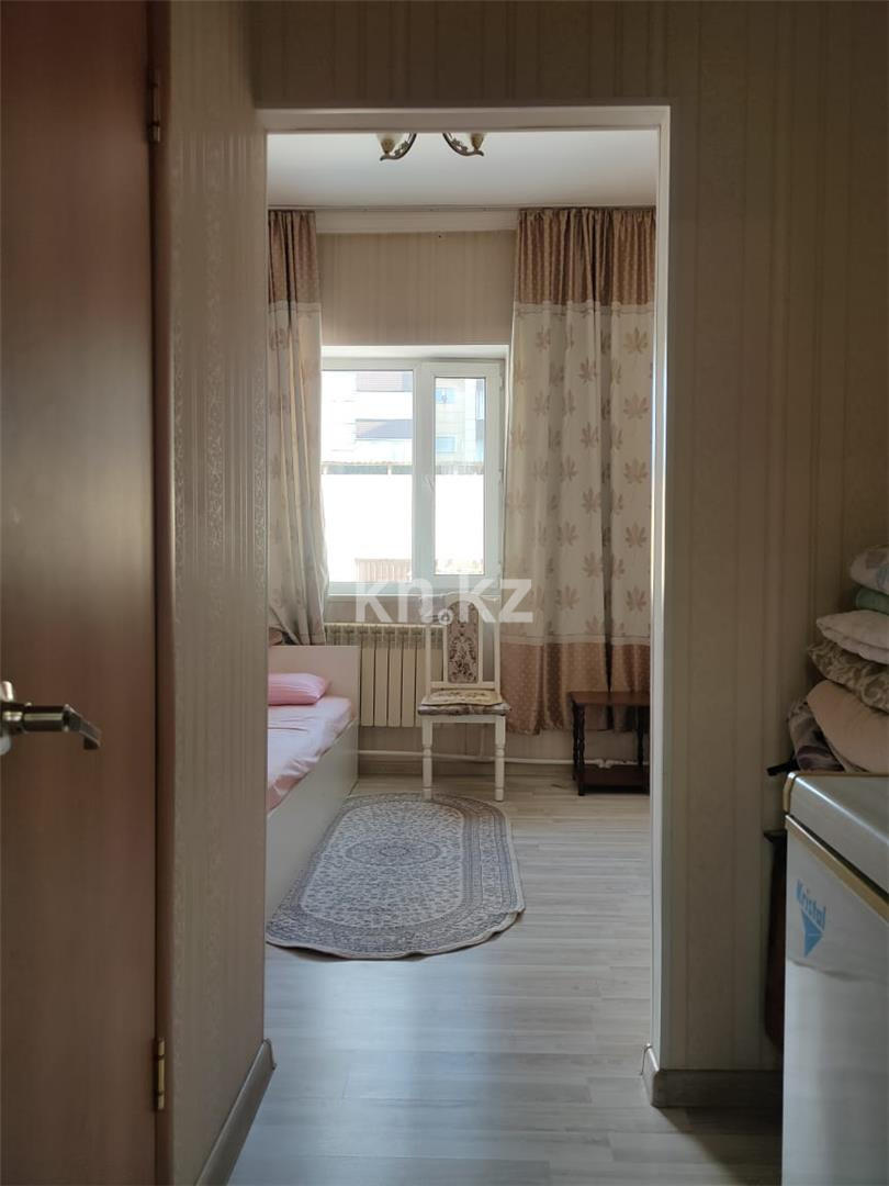 Продажа 10-комнатного дома, 650 м², ул. Джалиля - Продажа домов, коттеджей в Караганде с фото фото 11 из 35