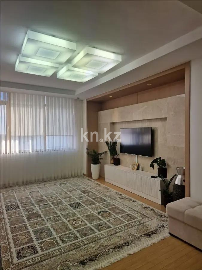 Продажа 3-комнатной квартиры, 90 м², пр. Кошкарбаева, дом  8 - Продажа  трехкомнатных квартир в Астане без посредников с фото фото 1 из 4