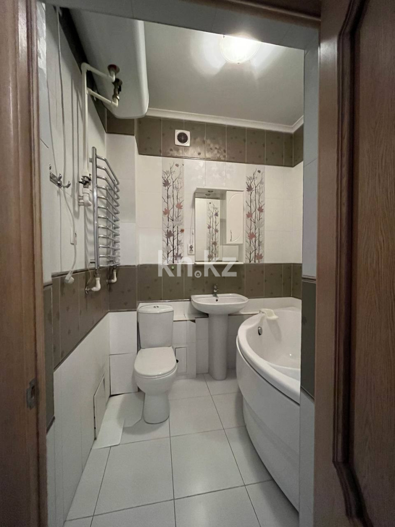 Продажа 4-комнатной квартиры, 136 м², ул. Аманжолова, дом  65/4 в Караганде - фото 15