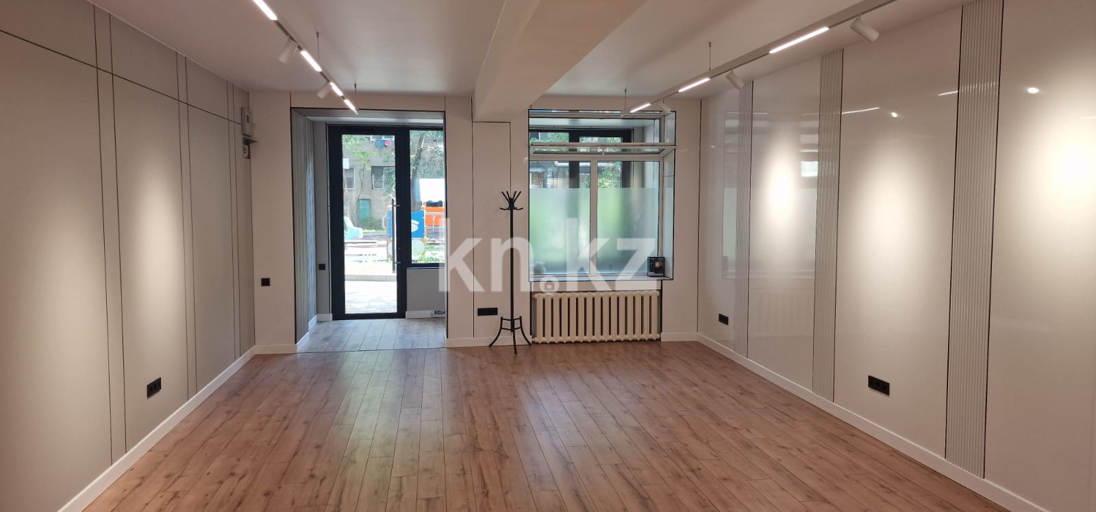 Продажа , 66.4 м², ул. Байзакова, дом  263 - Продажа офисных и торговых помещений в Алматы с фото фото 19 из 24