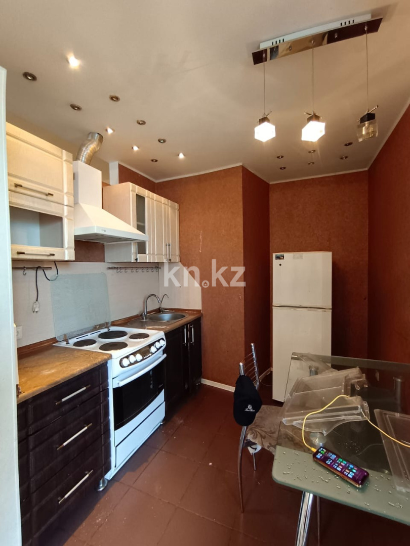 Аренда 2-комнатной квартиры, 60 м², ул. Омарова, дом  10 - ул. Валиханова - Аренда жилой и коммерческой недвижимости в Казахстане фото 1 из 12