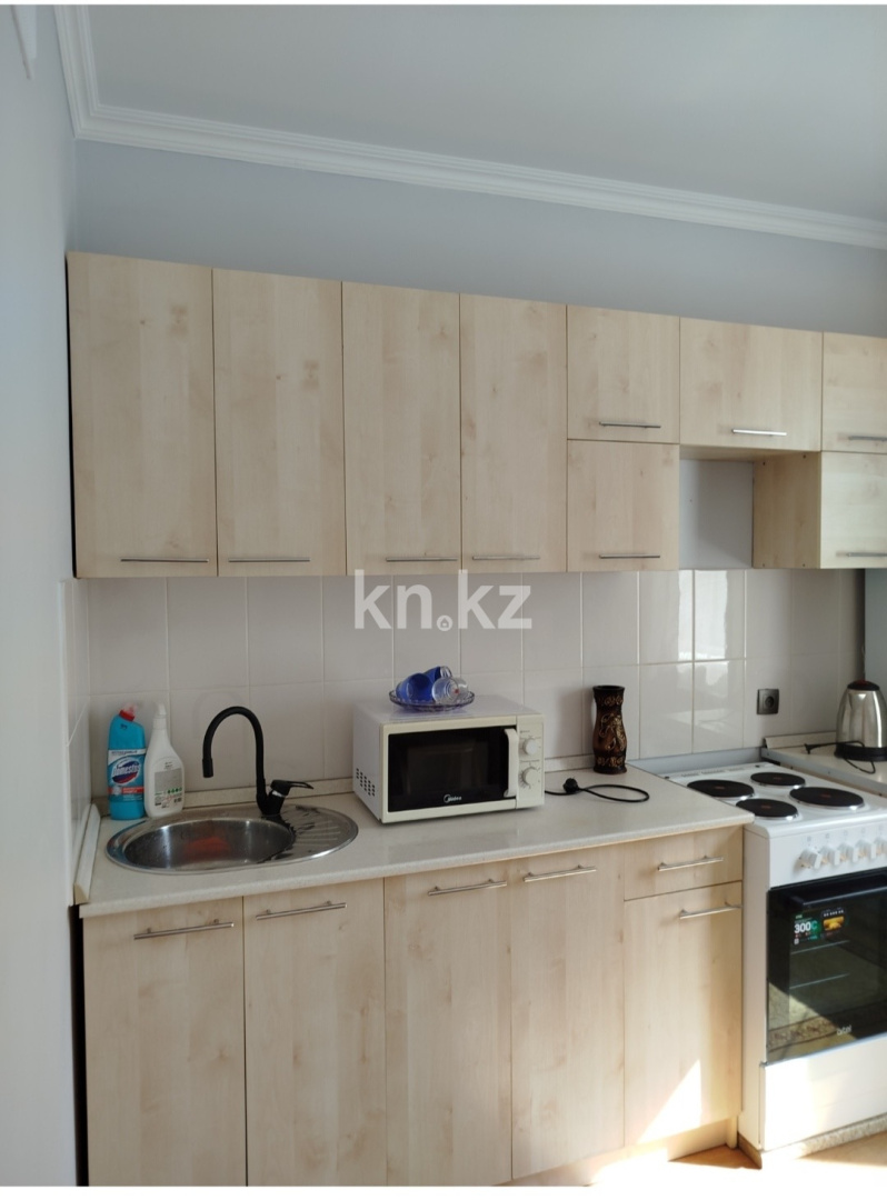 Аренда 1-комнатной квартиры, 42 м² в Астане