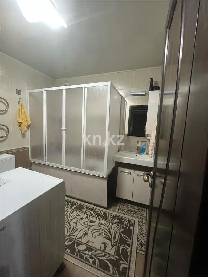 Продажа 3-комнатной квартиры, 63 м², мкр-н 4, дом  21 в Алматы - фото 5