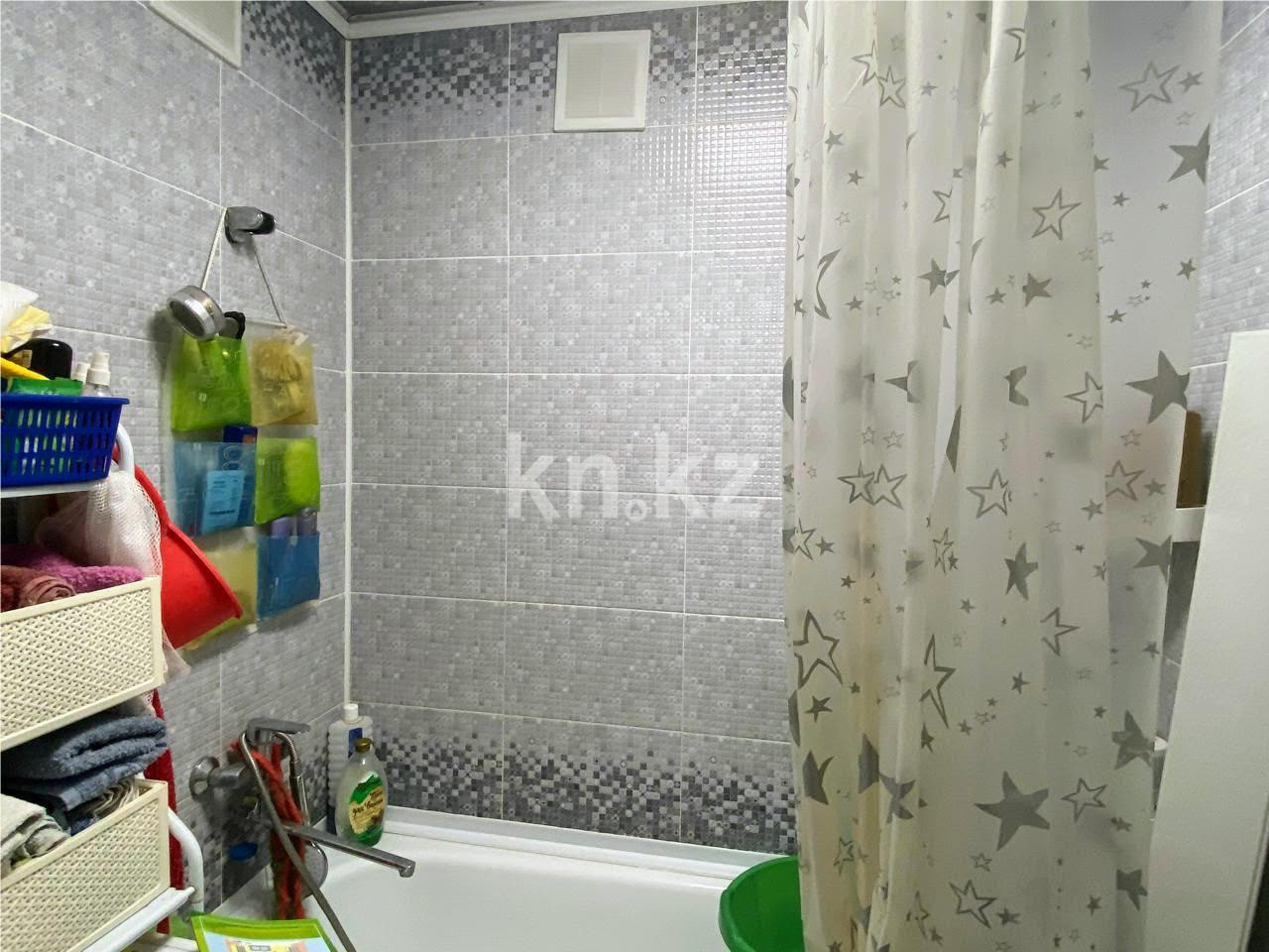 Продажа 3-комнатной квартиры, 56 м², мкр-н Восток-2 - Продажа квартир в Караганде фото 11 из 13