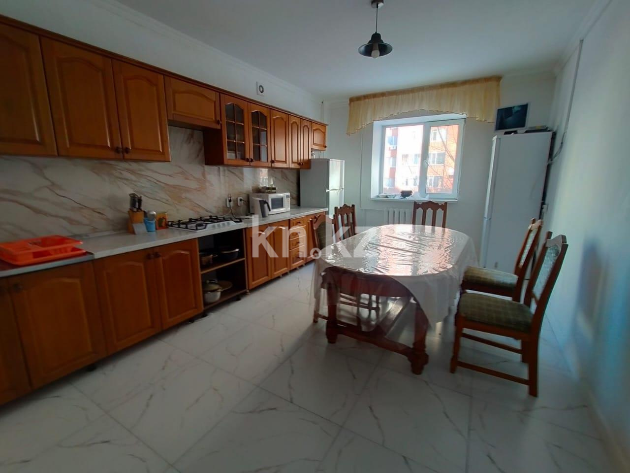 Продажа 4-комнатной квартиры, 123 м², пр. Абылай хана, дом  49/2 - Продажа  четырехкомнатных квартир в Астане фото 1 из 7