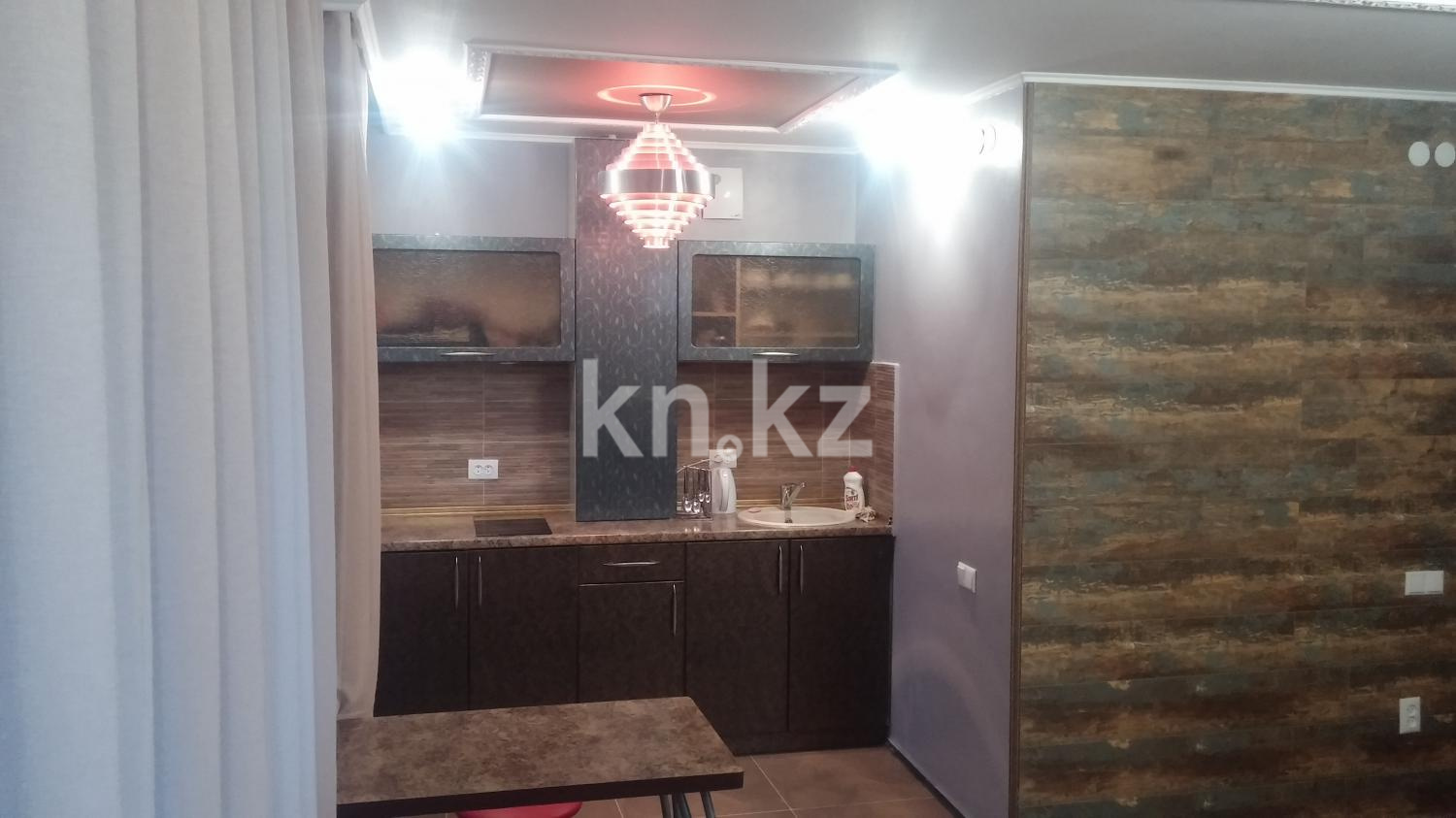 Аренда 1-комнатной квартиры посуточно, 34 м², пр. Бухар-жырау, дом  70 в Караганде - фото 5