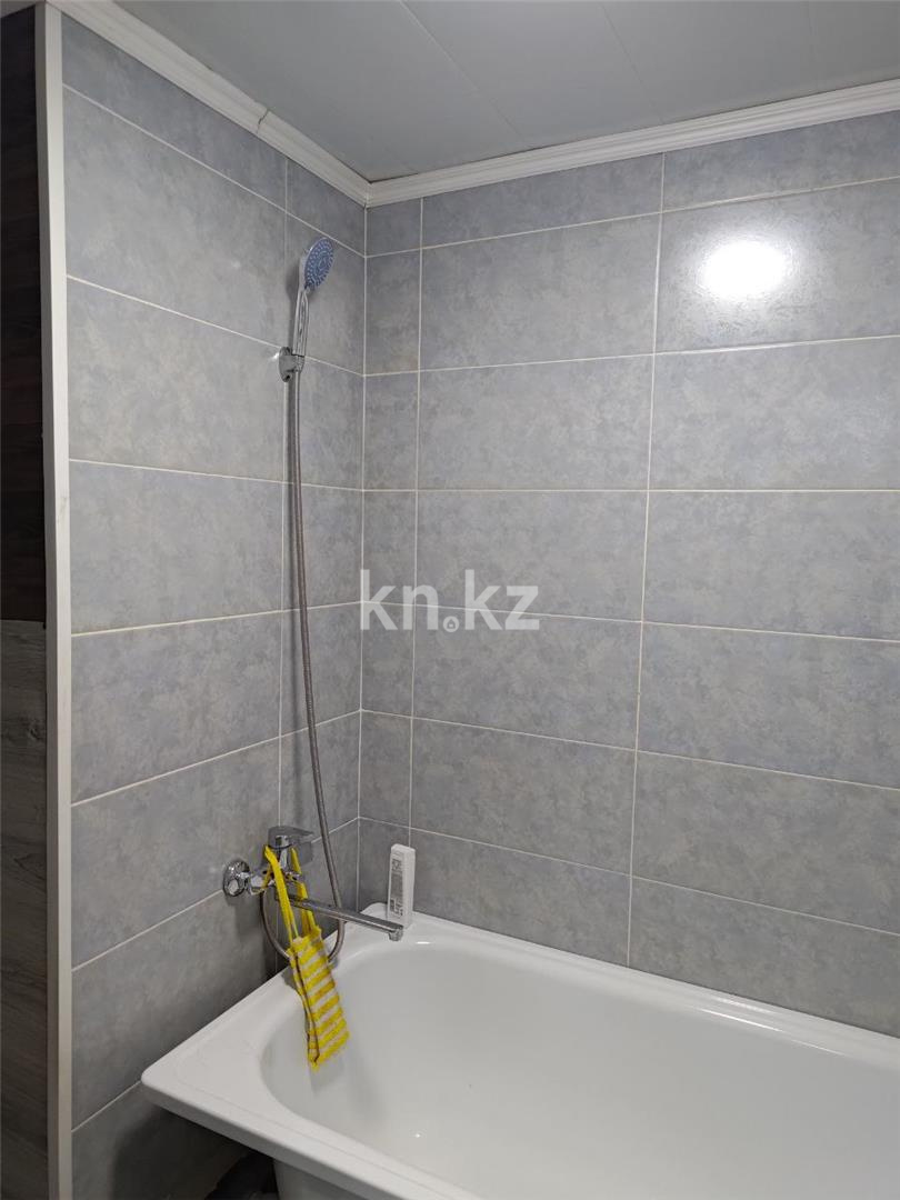 Продажа 3-комнатной квартиры, 65 м², ул. Стахановская, дом  24 - Продажа квартир в Караганде фото 9 из 11