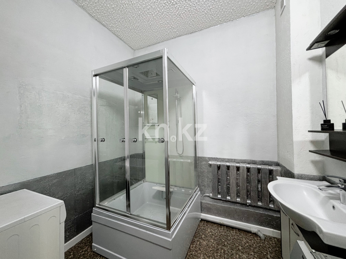 Продажа 6-комнатного дома, 300 м², ул. Оспанова - Продажа домов, коттеджей в Алматы без посредников фото 7 из 15