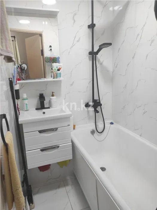 Продажа 3-комнатной квартиры, 59 м², ул. Тулебаева, дом  17 в Алматы - фото 2