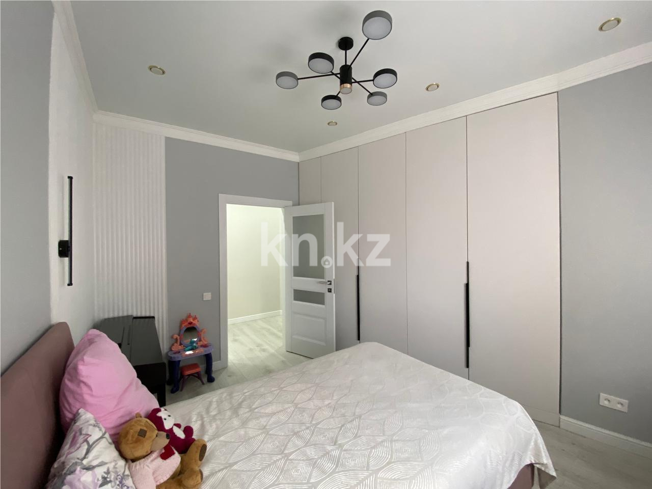 Продажа 3-комнатной квартиры, 107 м², ул. Муканова - Продажа  трехкомнатных квартир в Караганде фото 8 из 18