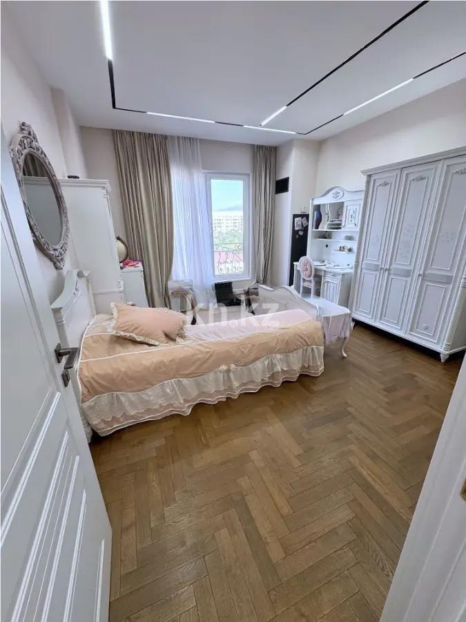 Продажа 3-комнатной квартиры, 133.8 м² в Алматы - фото 3