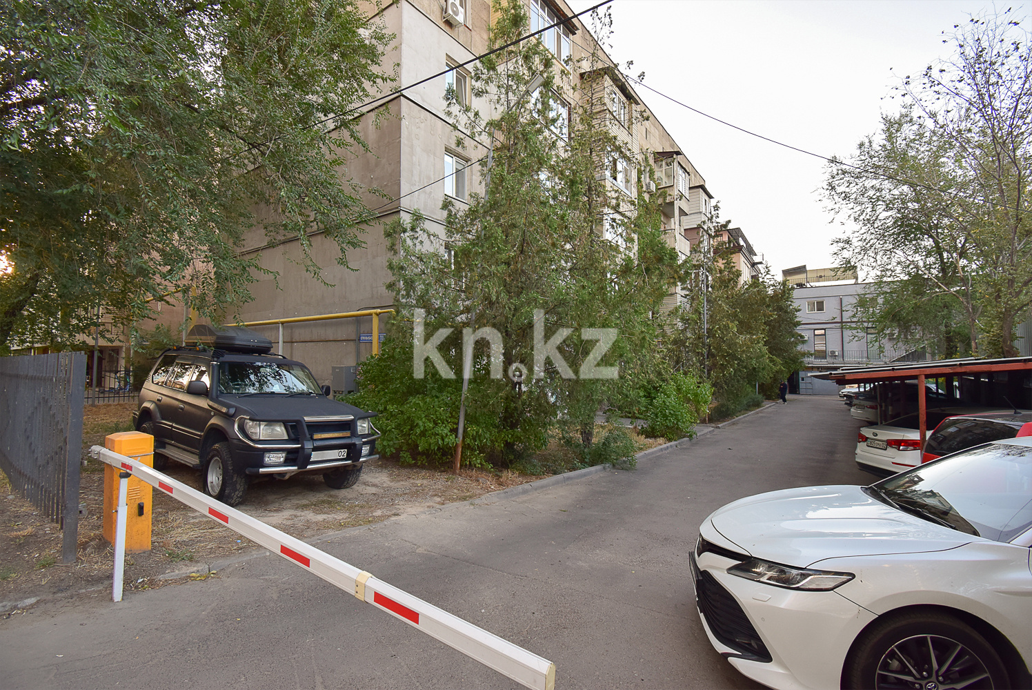 Продажа 4-комнатной квартиры, 77 м², ул. Мынбаева, дом  73 - ул. Жандарбекова - Продажа квартир в Алматы фото 1 из 7