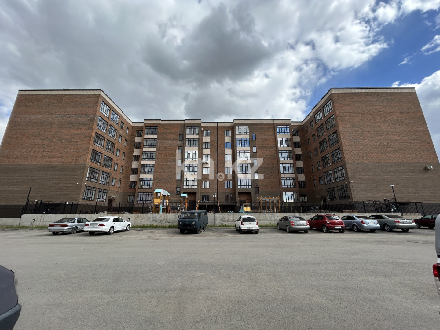 Продажа 3-комнатной квартиры, 63 м², ул. Университетская, дом  28/19 в Караганде - фото 2