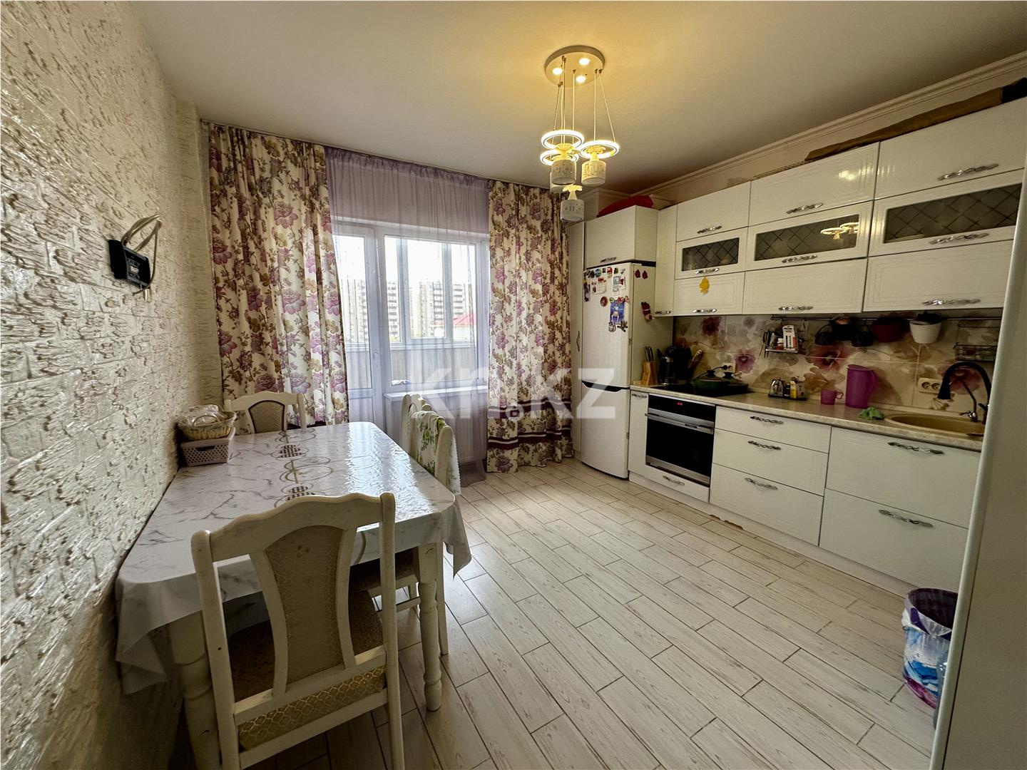 Продажа 3-комнатной квартиры, 90 м², пр. Шахтеров - Продажа  трехкомнатных квартир в Караганде фото 11 из 17