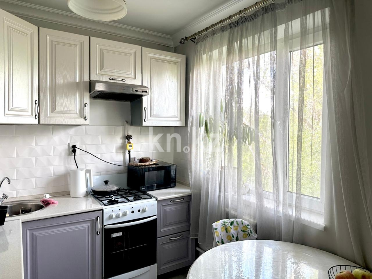 Продажа 3-комнатной квартиры, 60 м² - Продажа квартир в Караганде - страница 2 фото 5 из 18