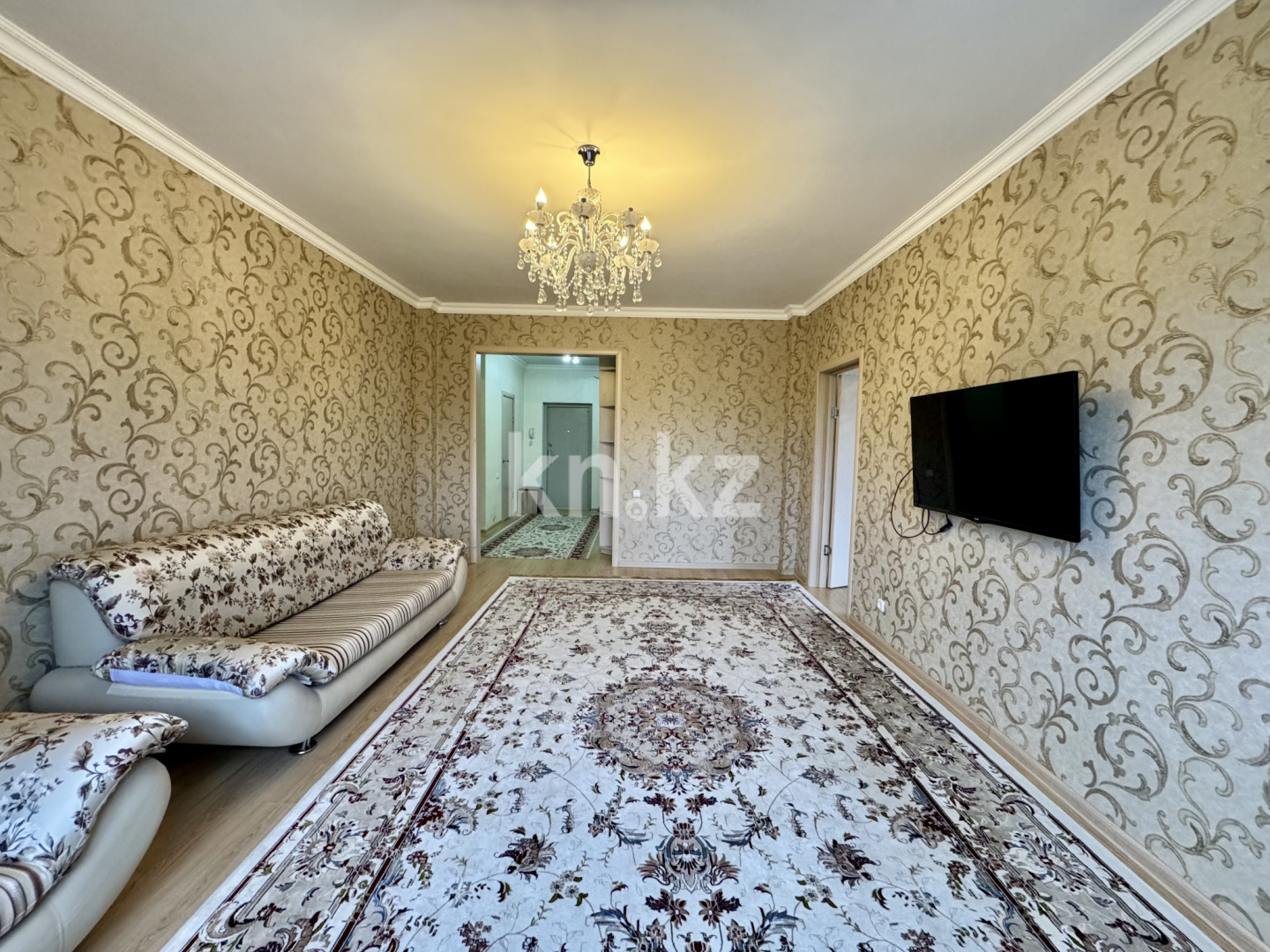 Продажа 2-комнатной квартиры, 77.3 м², пр. Республики, дом  40 - Продажа  двухкомнатных квартир в Караганде фото 2 из 16