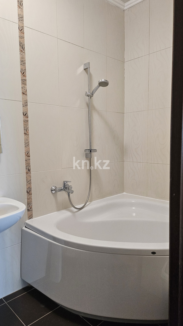 Аренда 2-комнатной квартиры, 85 м², Достык, дом  97Б - Достык Снегина - Аренда  двухкомнатных квартир помесячно в Алматы с фото фото 6 из 11