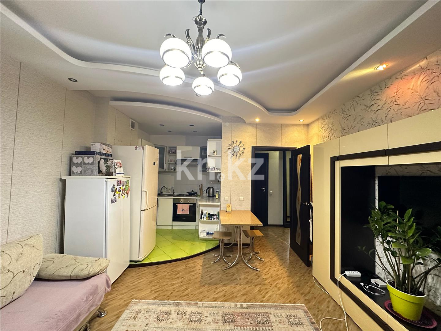 Продажа 2-комнатной квартиры, 50 м², пр. Кошкарбаева - Продажа квартир в Казахстане фото 1 из 8