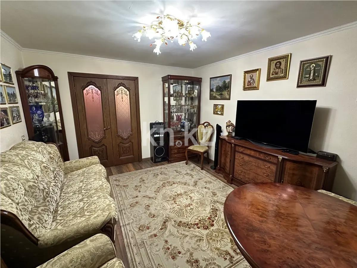 Продажа 3-комнатной квартиры, 60 м², ул. Аманжолова, дом  31 - Продажа  трехкомнатных квартир в Караганде без посредников с фото фото 1 из 7