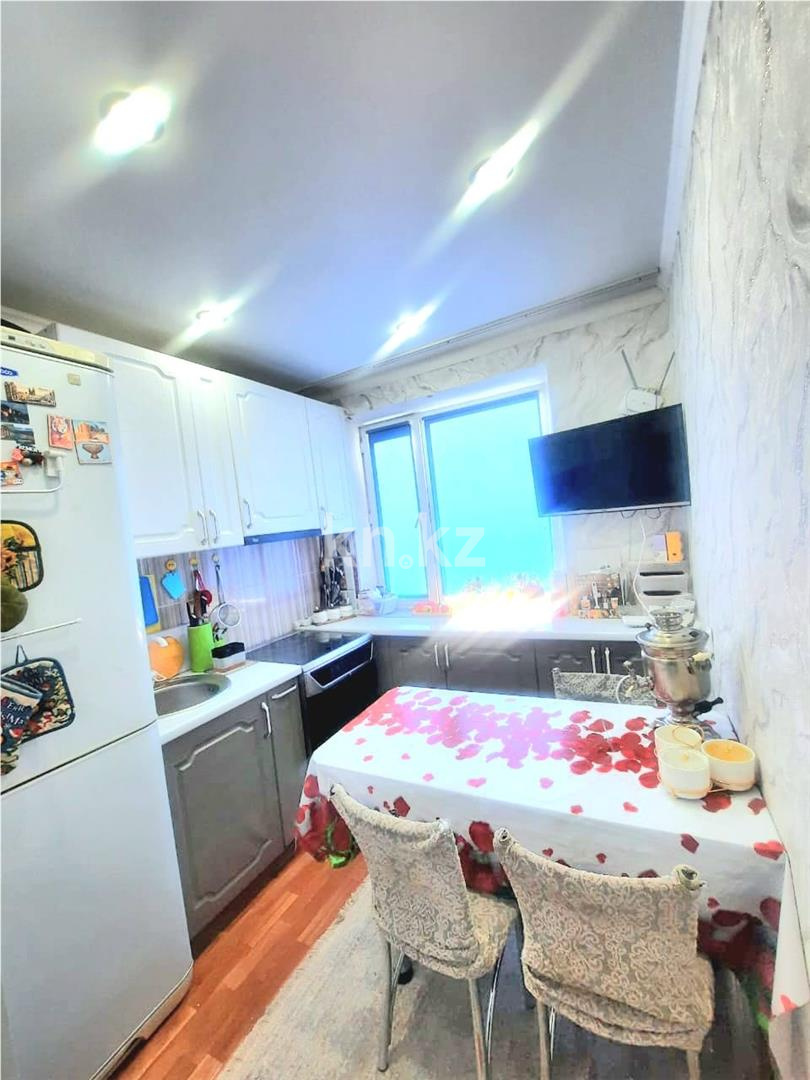 Продажа 3-комнатной квартиры, 63 м², мкр-н 11а - Продажа квартир в Караганде фото 1 из 12