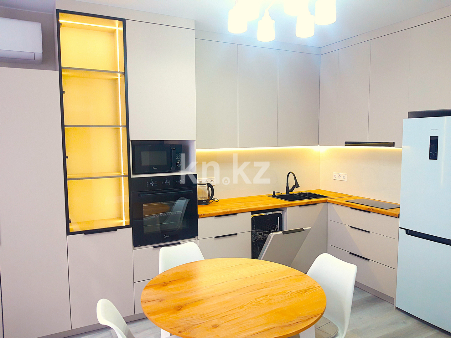 Аренда 2-комнатной квартиры, 46 м², пр. Абая, дом  10/2 - пр. Сарыарка - Аренда квартир помесячно в Астане с фото фото 1 из 17