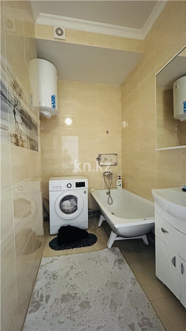 Продажа 3-комнатной квартиры, 62 м² - Продажа квартир в кирпичном доме в Караганде - страница 3 фото 10 из 16