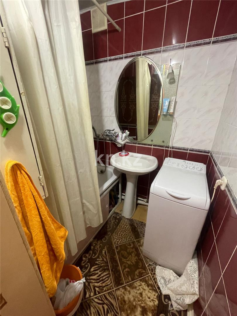 Продажа 3-комнатной квартиры, 65 м², пр. Республики, дом  18 в Караганде - фото 8